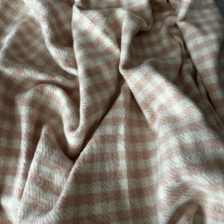 Единично вълнено одеяло, размер 150х210, в розово-бял цвят